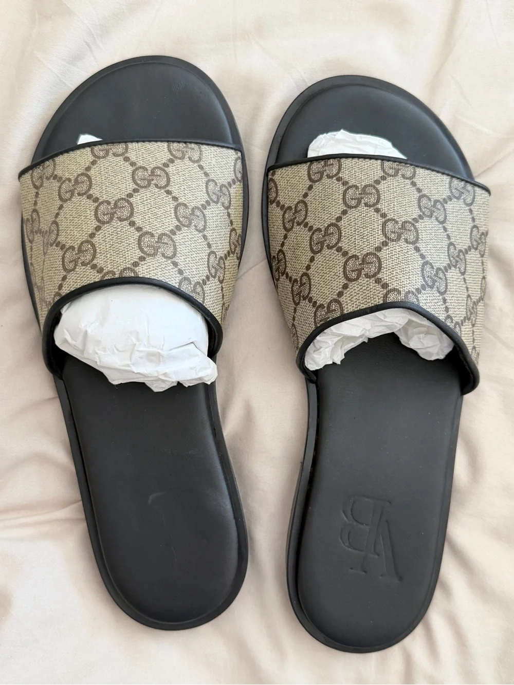 Gucci GG Monogram Slide Sandals Beige Black Made in Italy Size 6.5-7